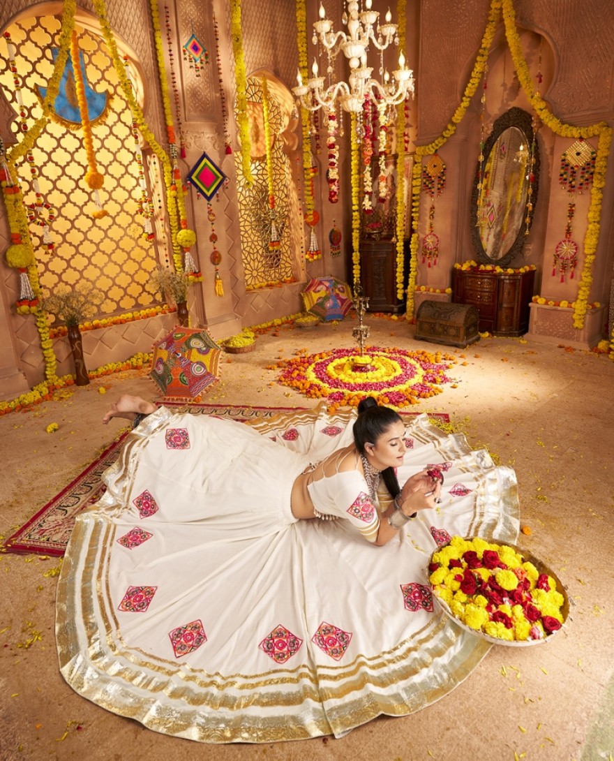 11005 - Marvelous White Embroidered Navratri Wear Lehenga Choli With Dupatta